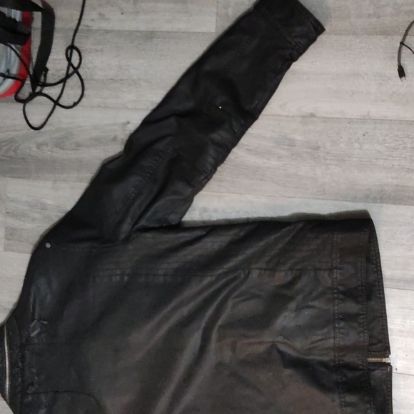 Guess jacket - Picture 2 of 3